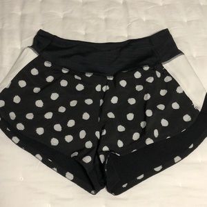 Outdoor Voices women’s athletic shorts